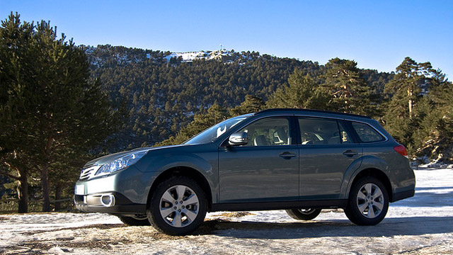 Subaru Service in Topeka, KS | Doug's Service Center